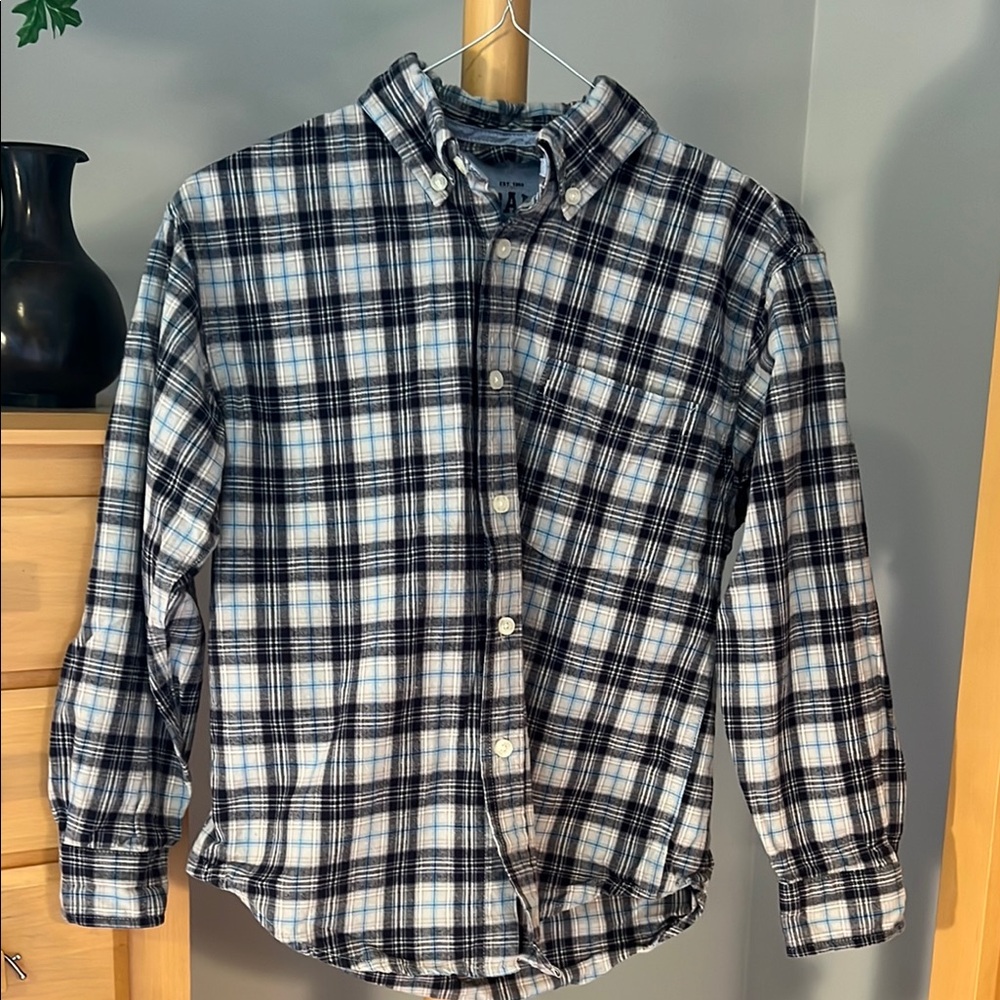 GAP Blue and White Button Down Shirt plaid Style size Medium 7/8